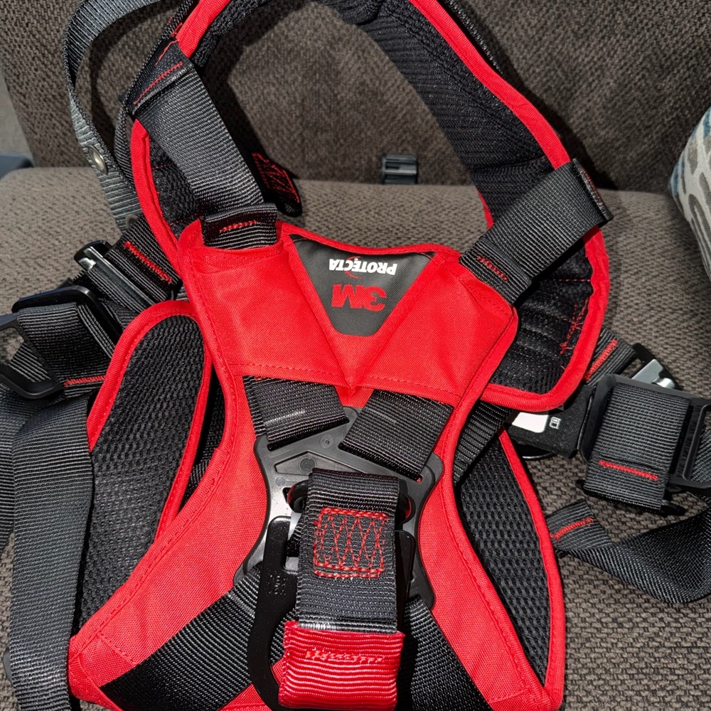 3M Protecta Red Safety Harness